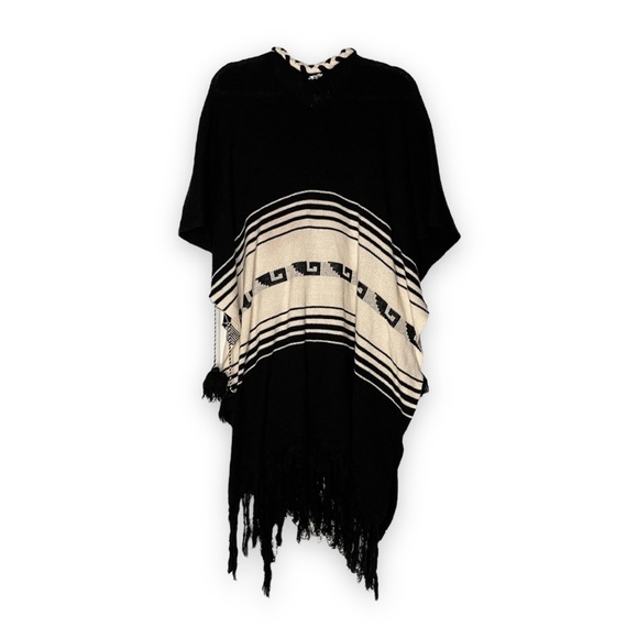 Wildfox White Label Frida Poncho Couture Sweater Woven Knit Cardi Ruana Oversize - Picture 2 of 8